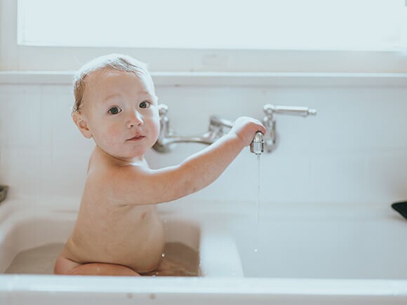 Como dar banho no seu bebê? Passo a passo