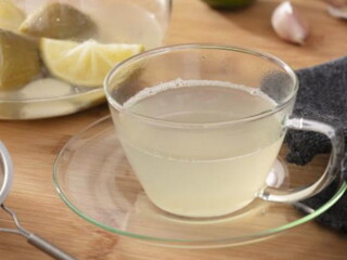 Chá de Limão com Alho