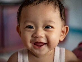 bebe sorrindo bebe sorrindo
