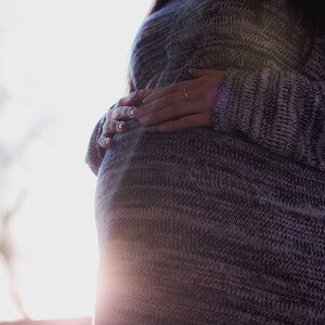 8 semanas de gestação Mãe com barriga de 8 semanas