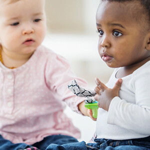 Opções de cuidado com criança: Babá, creche ou outros?