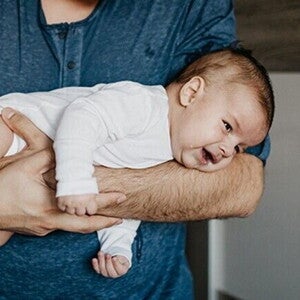 Cólica em bebê: o que fazer?