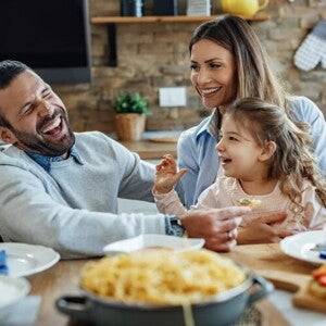 Comer em Família e o Desenvolvimento Infantil | Dicas da Priscila Stankevicius