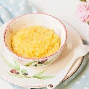 Polentinha com Caldo Caseiro de Legumes