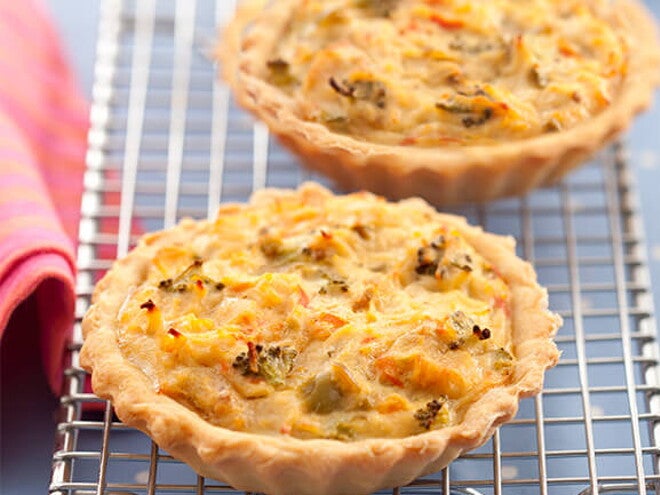 Miniquiche de frango com legumes Miniquiche de frango com legumes