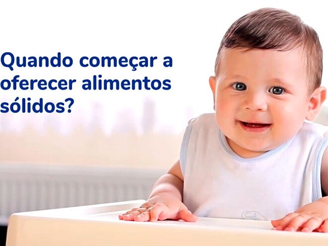 Introdução alimentar: como saber se o bebê está pronto para mastigar?